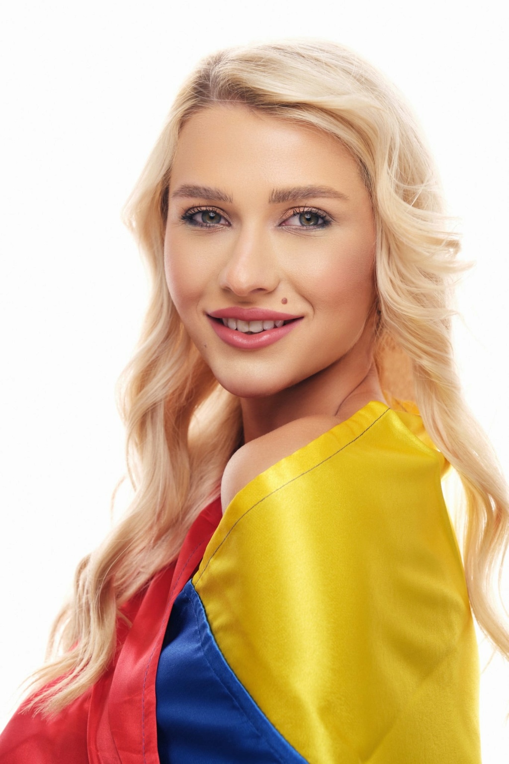 Miss Universe Romania 2021 is Carmina Olimpia Coftas - Page 2 1638