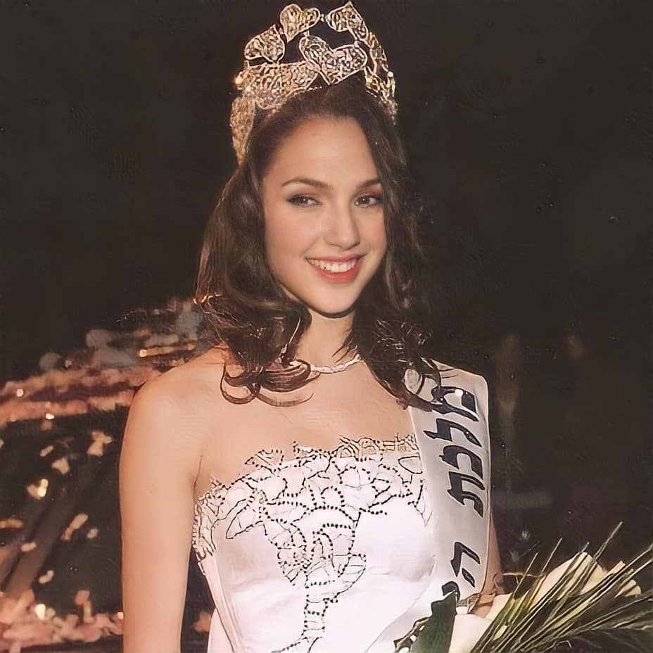 MISS ISRAEL 2004: Gal Gadot 21113511