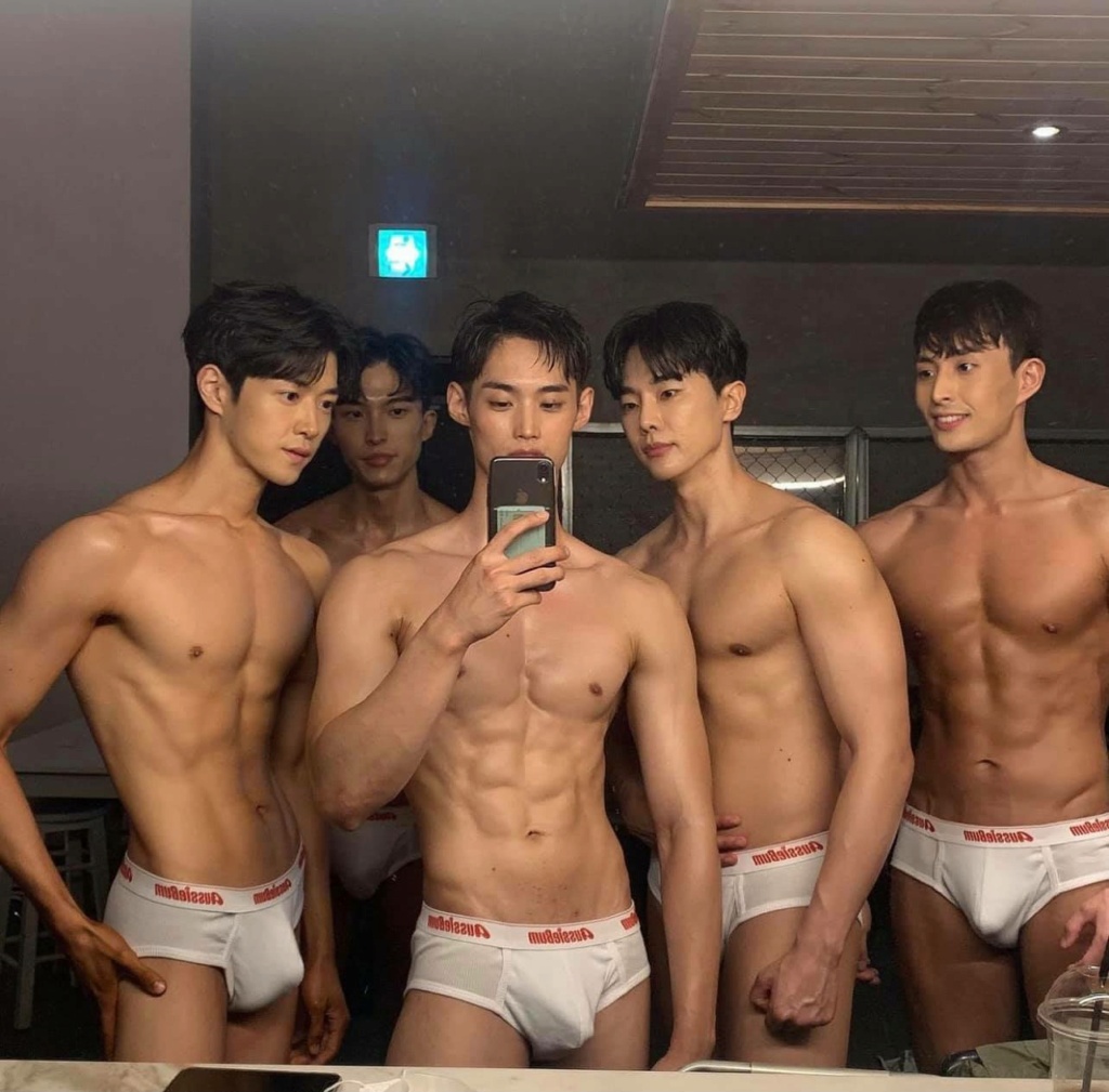 Mister International Korea 2021 - Results!! - Page 2 23775810