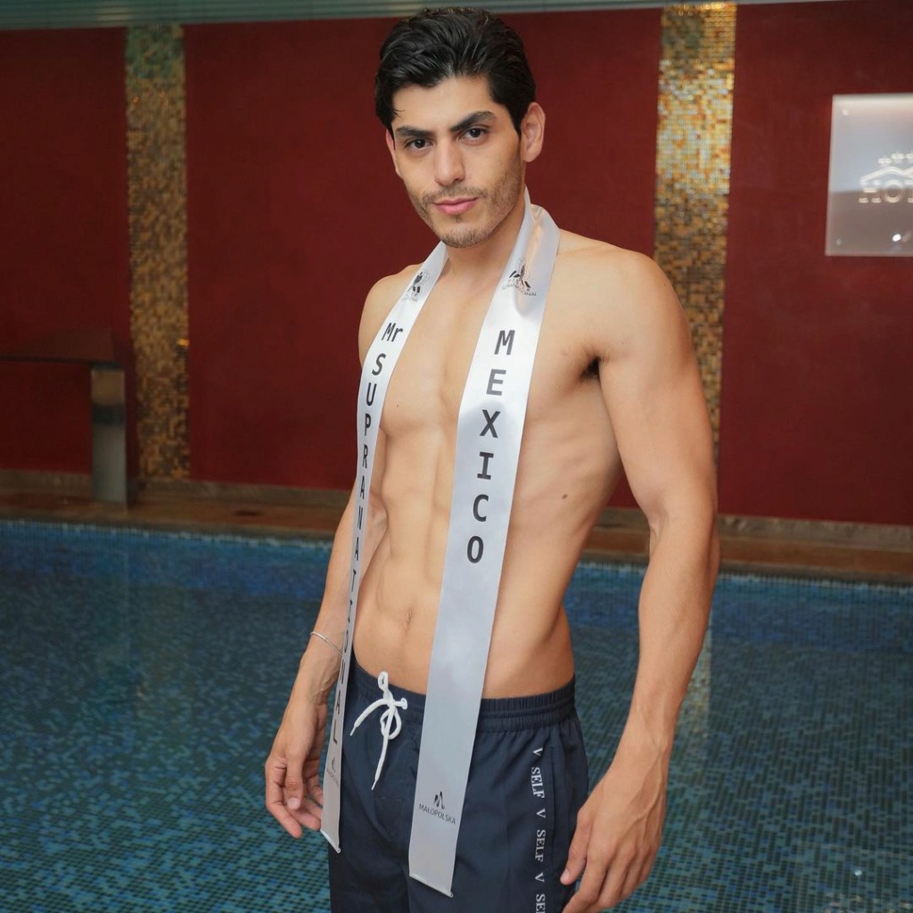 MISTER SUPRANATIONAL 2021 - SWIMWEAR PORTRAIT 23893010