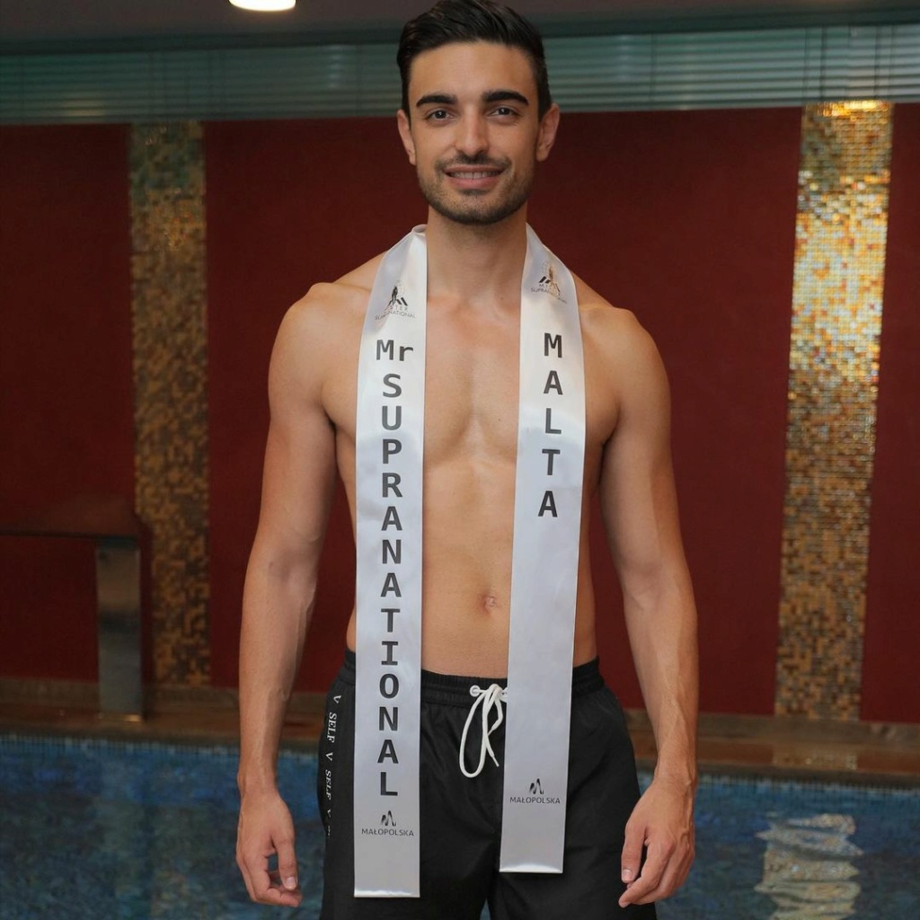 MISTER SUPRANATIONAL 2021 - SWIMWEAR PORTRAIT 23993710