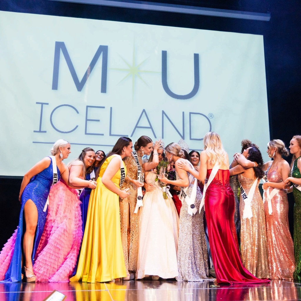 MISS UNIVERSE ICELAND 2021 - Page 4 24449210