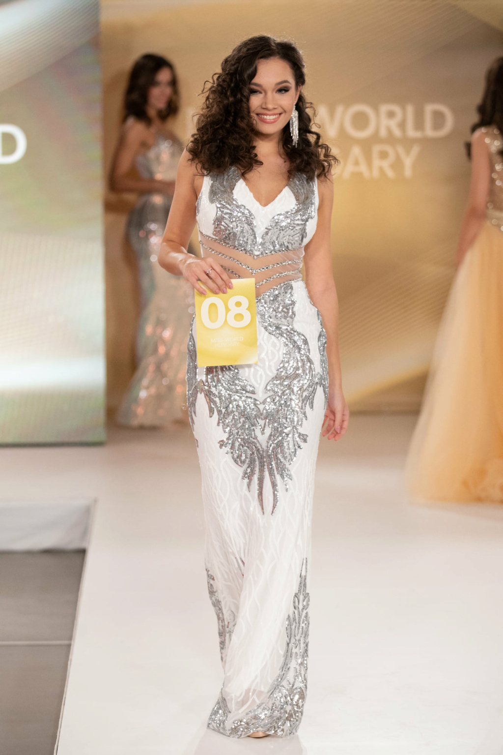 Miss World Hungary 2021 is Lili Tótpeti 25189310