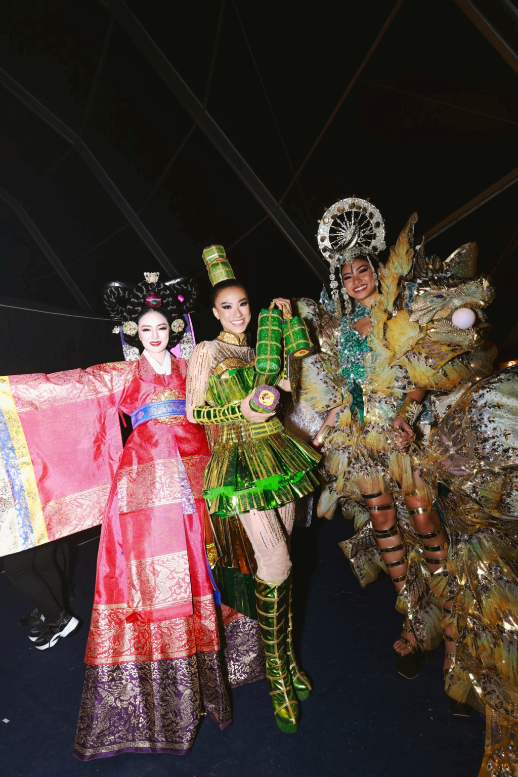 Miss Universe 2021 - NATIONAL COSTUMES - Page 2 26630912