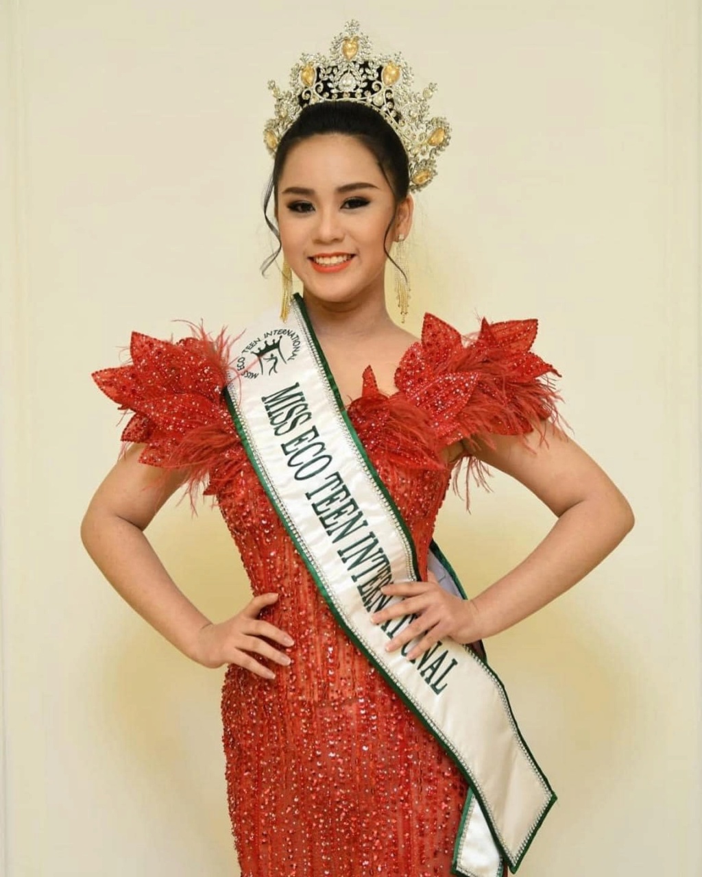 Miss Eco Teen International 2021 is Vu Huyen Dieu  of Vietnam 26798910