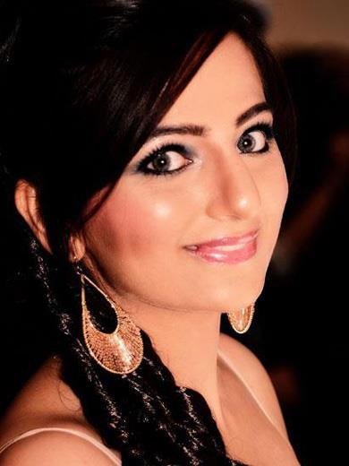 Former Miss Pakistan World Zanib Naveed Tragically Dies at 32 in Maryland Car Crash 60608_10