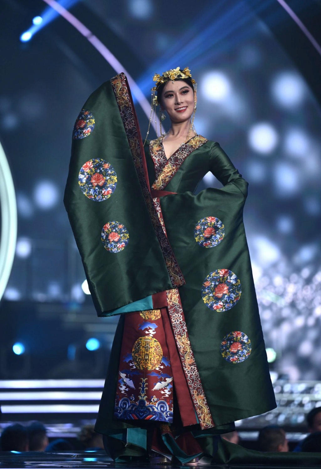 Miss Universe 2021 - NATIONAL COSTUMES - Page 2 China10