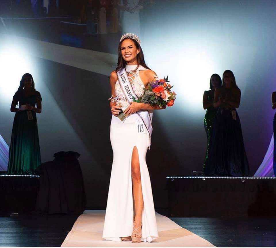 ROAD TO MISS USA 2020 is Mississippi  - Page 2 Fb_i2308