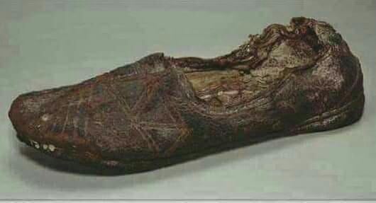 اقدم حذاء بالتاريخ و هو لطفل سوري اين موجود Fb_img13