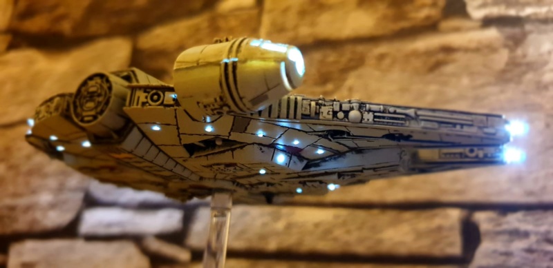 [Biete]Millennium Falcon mit LED  Img-2026