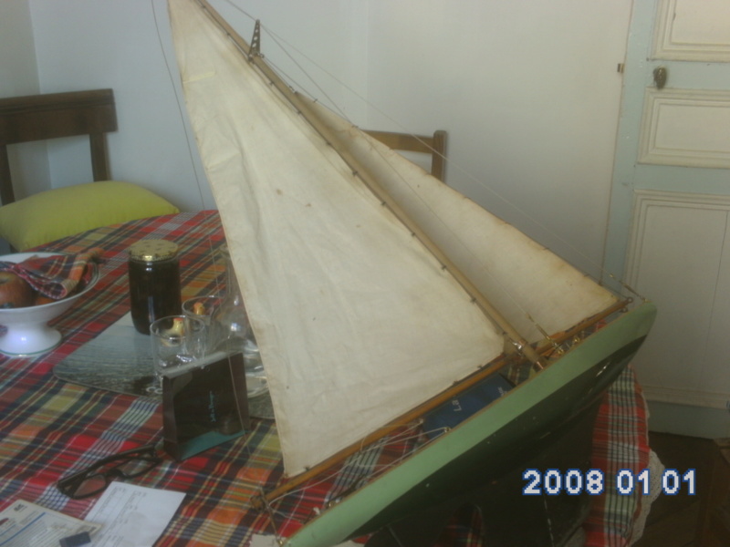 Model Racing Yacht - Page 2 Pict1113