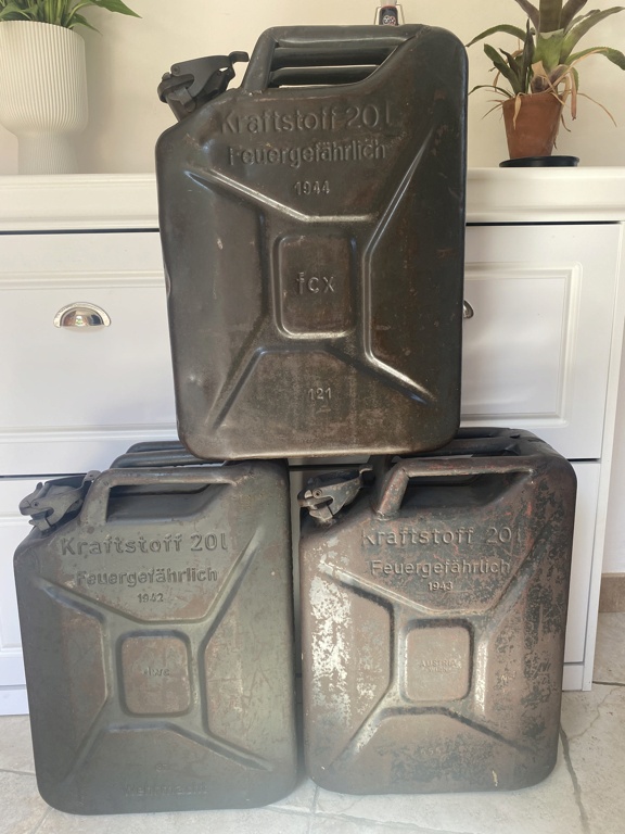 Les jerrycans allemands de 1937 à 1945 - Page 2 Efa78b10