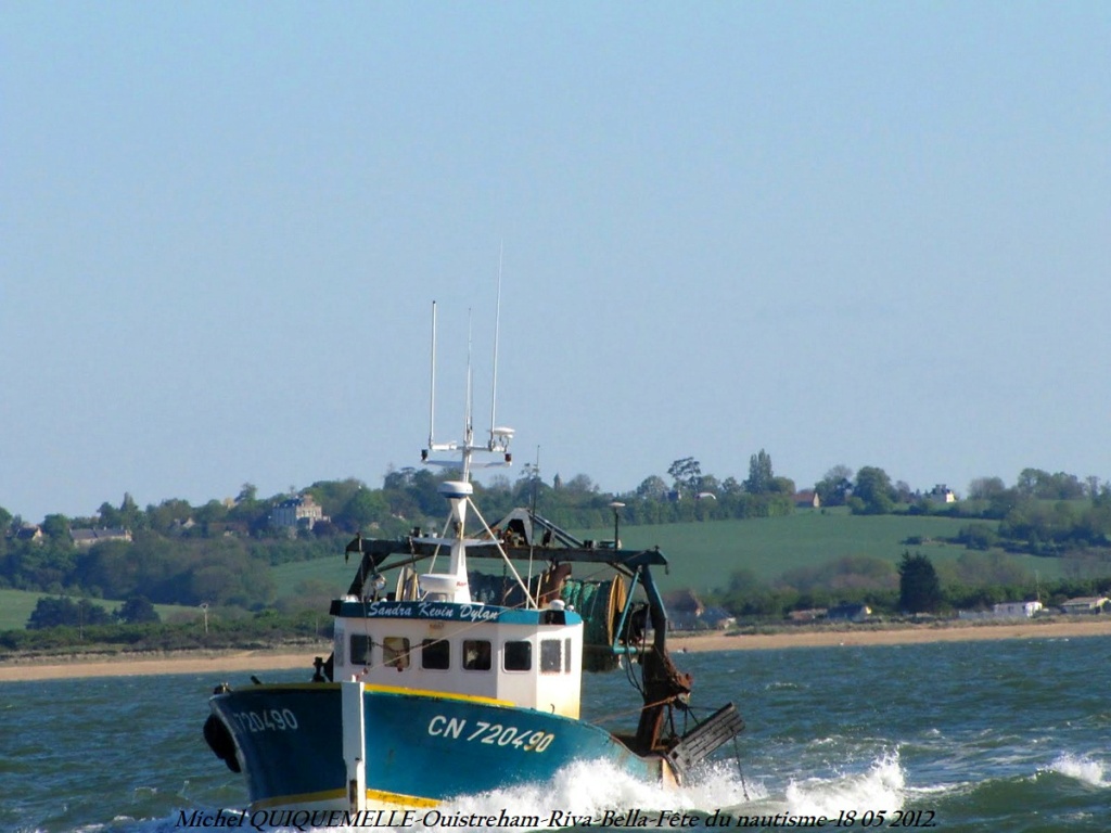 [Vie des ports] Quelques bateaux de pêche (sur nos côtes Françaises) - Page 22 Img_2410