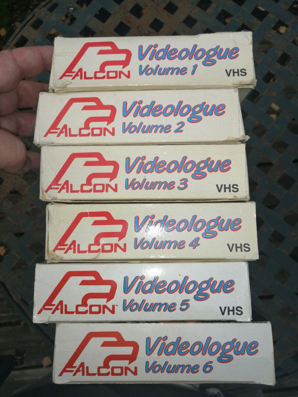 Vends 6 vhs videologue falcon video pac gay gros boitiers Img_2018