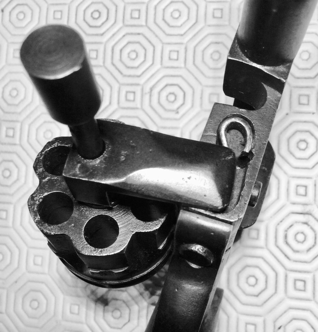 Revolver 1892 civil Lamure & Gidrol étrange  9bf78910