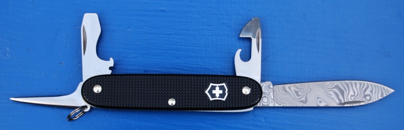 Couteaux suisses (Victorinox et Wenger) Damas-12