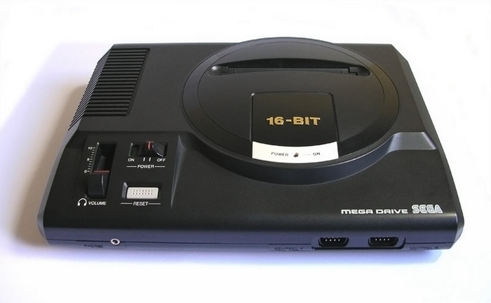 Sega Megadrive 800px-13