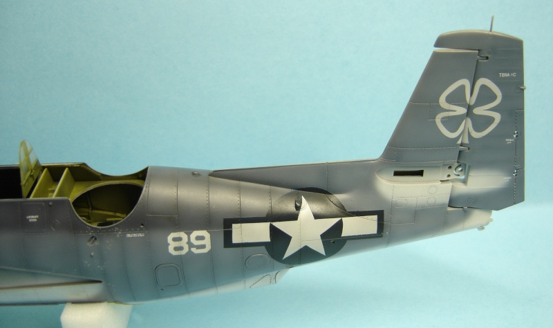 Grumman TBF1C AVENGER  [ACCURATE MINIATURES] 1/48 - Page 7 Dsc07910