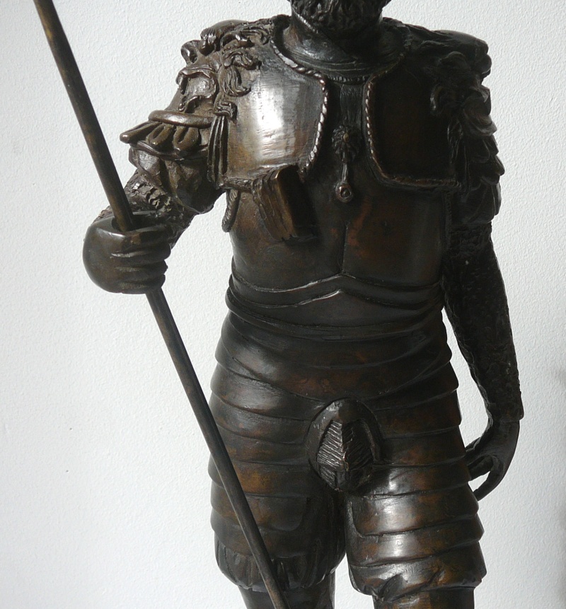 Bronze : l'homme à l'armure P1030319