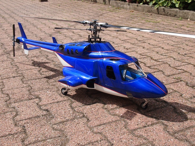 Hélico Airwolf classe 600 + nombreuses piéces P8062512