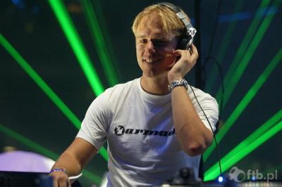 Meilleurs DJs du monde !!!!!!!!!!!! tout  vos mains!! Armin10