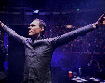 Meilleurs DJs du monde !!!!!!!!!!!! tout  vos mains!! Tiesto10