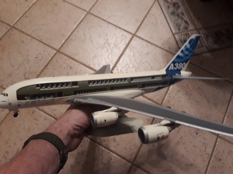 AIRBUS A380 20230111