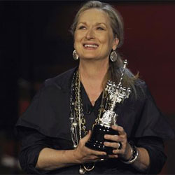 YA ERA HORA DE QUE LE DIERAN UN PREMIO AQUI Meryl10