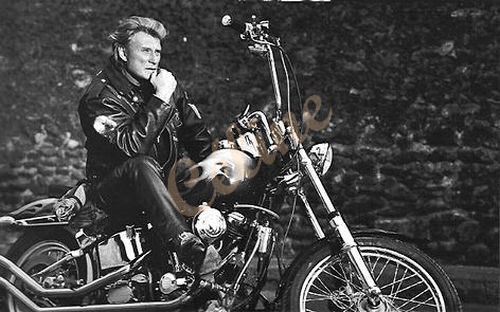 Johnny et les motos - Page 2 Moto0610