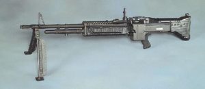 la mitrailleuse lgre standard des forces armes des tats-Unis: le "M60Saw" 300px-12