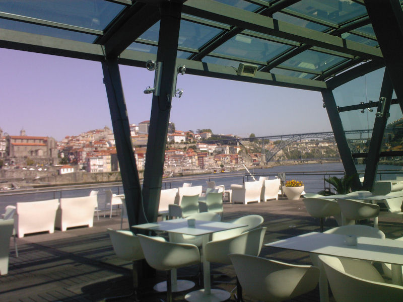 Cafezinho nas margens do Douro A110