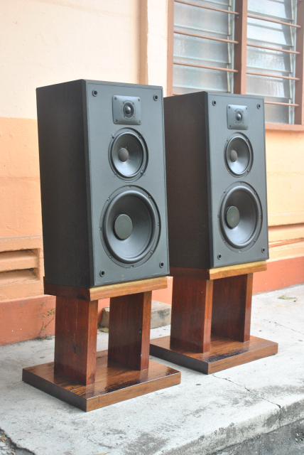 polkaudio Monitor Series M7 speakers (used)reposted Dsc_5910