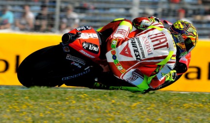 Valentino Rossi de tester Ducati GP10 à Valence: l'accord à l'amiable avec Yamaha Rossi_12