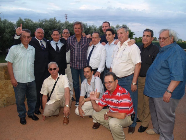 WILLY CHIRINO CON LOS PRESOS CUBANOS EN ESPANA _1-1-110