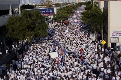 MARCHA POR LAS DAMAS DE BLANCO MIAMI MARZO 25 DEL 2010 Marcha13