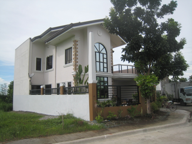 Two Storey Residential House (Windsor Estate, Dasmariñas, Cavite) Img_5110