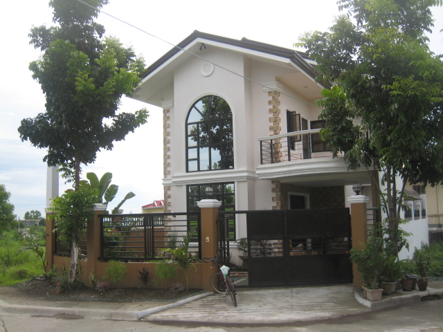 Two Storey Residential House (Windsor Estate, Dasmariñas, Cavite) Img_5111