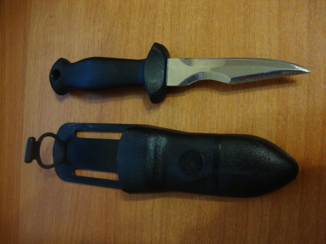 обменяю нож и боты Dsc02210