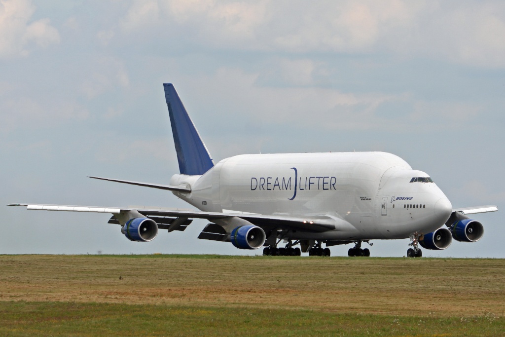 10.08.2010 Dreamlifter N718ba11