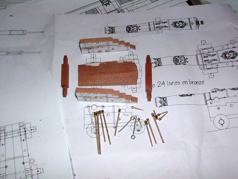 Le Fleuron - Sezione Maestra scala 1:24 - Pagina 22 Cannon30