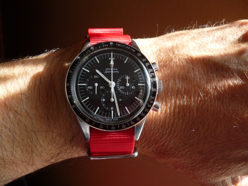 Oméga Speedmaster 105003 ( anses droites sans épaulement ) avec bracelet qui flasche... 00210