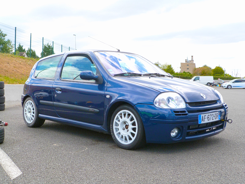 [ juju71300] Clio rs ragnotti 2003 + fini la n3 , place a la saxo n2 - Page 19 P1060814