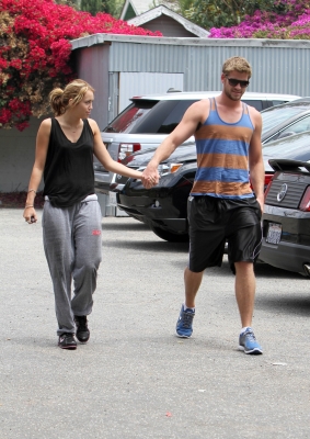 Miley et Liam quittent la gym Normal19