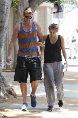 Miley et Liam quittent la gym Normal20