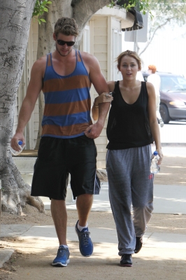 Miley et Liam quittent la gym Normal21