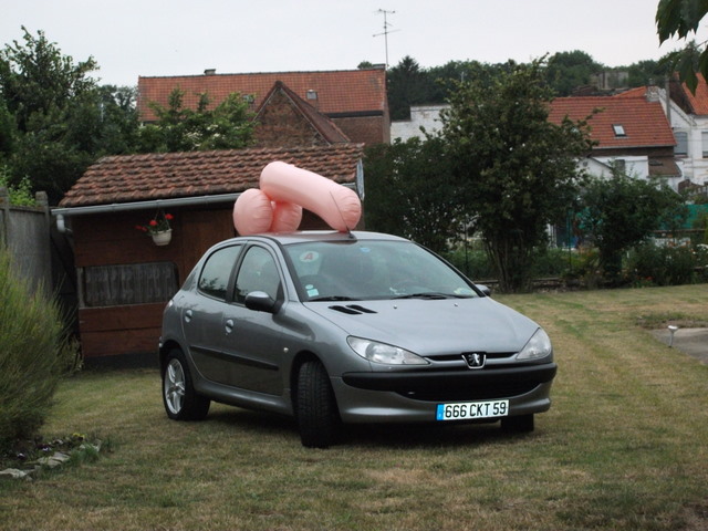 chez golf4 et l'americain pour la 1ere voiture. Dscf0063