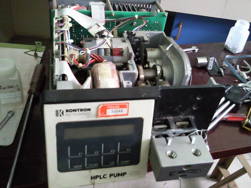 một ngày tháo máy trắc quang và HPLC ^^ Anh-0110
