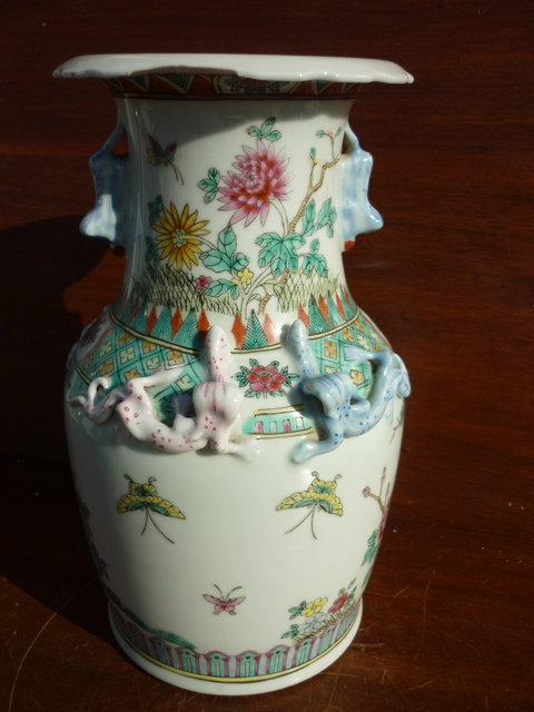 Vase chinois marque Tongzhi, fin 19eme debut 1900 P1500212