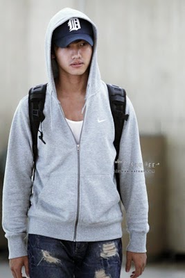 [PIC] 060810 Changmin in Gimpo Airport Part 2 Cm510