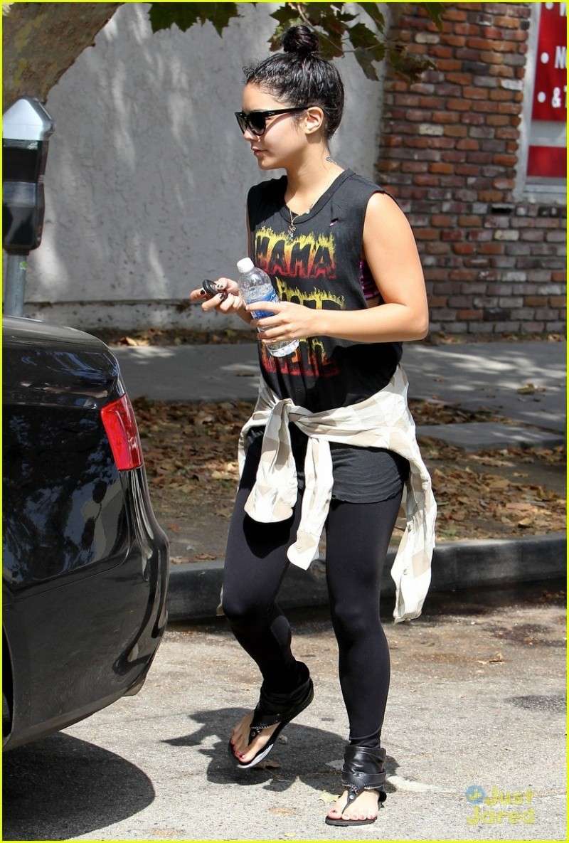 leaving yoga class (24.08.12) Vaness42